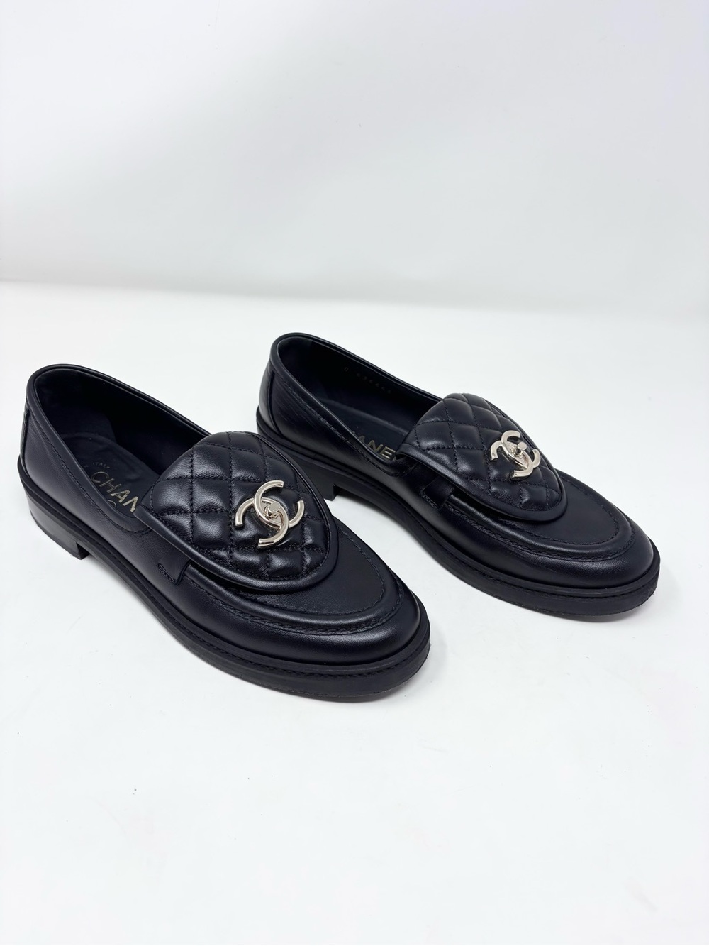 Chanel CC Turnlock Foldover Quilted Loafer Slip On Black Leather Flat size 37 EU